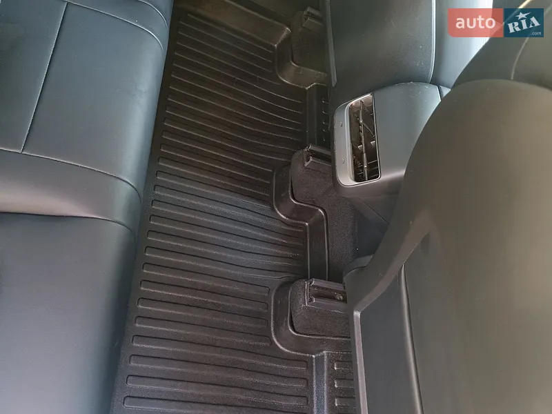 Tesla Model Y 2024 VIN 7SAYGDED1RF053597 фото оголошення 24 з 66