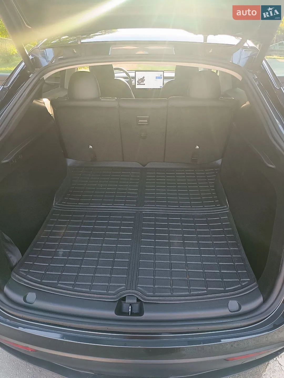 2024 Tesla Model Y - мініатюра 39
