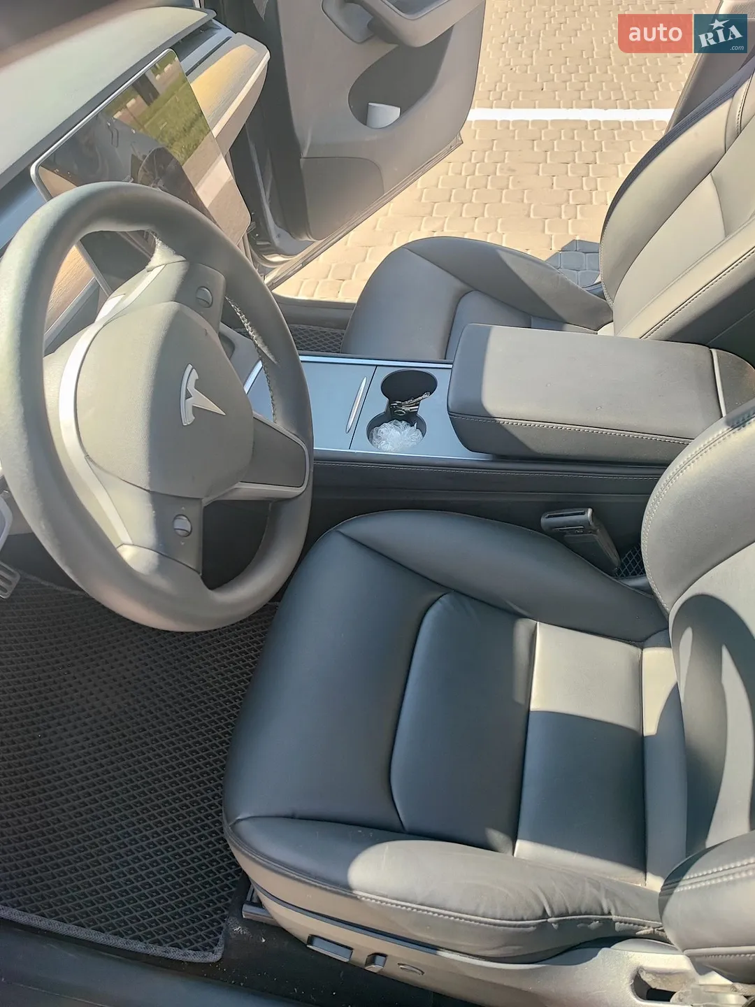 Tesla Model Y 2025 VIN 7SAYGDEF2SA366176 фото оголошення 6 з 22