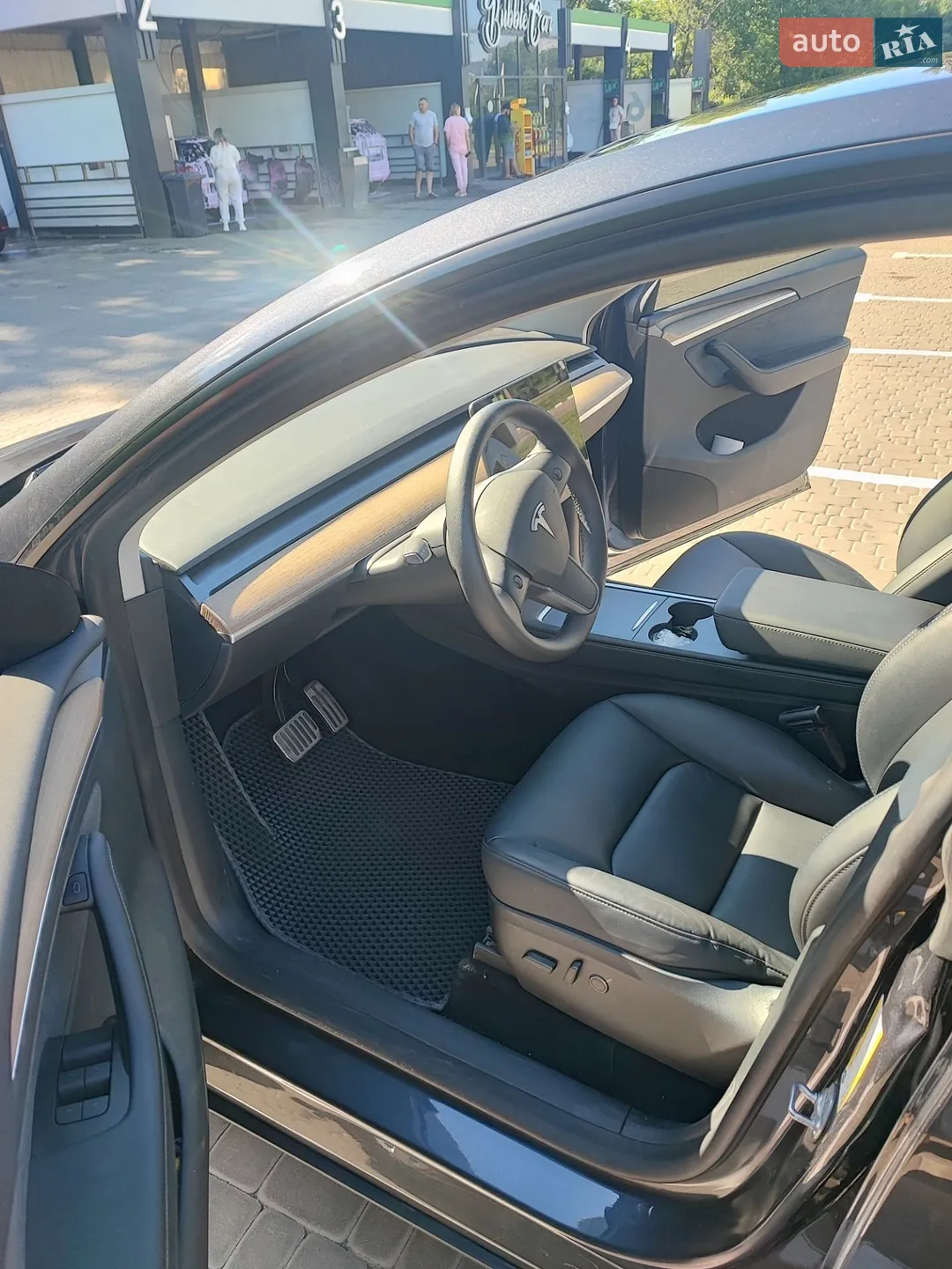 Tesla Model Y 2025 VIN 7SAYGDEF2SA366176 фото оголошення 7 з 22