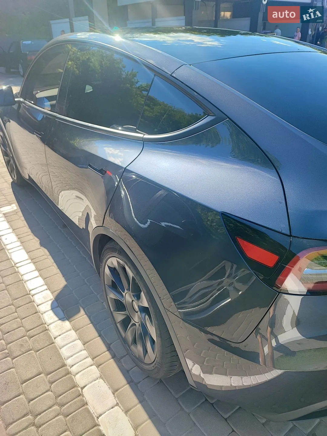 Tesla Model Y 2025 VIN 7SAYGDEF2SA366176 фото оголошення 5 з 22