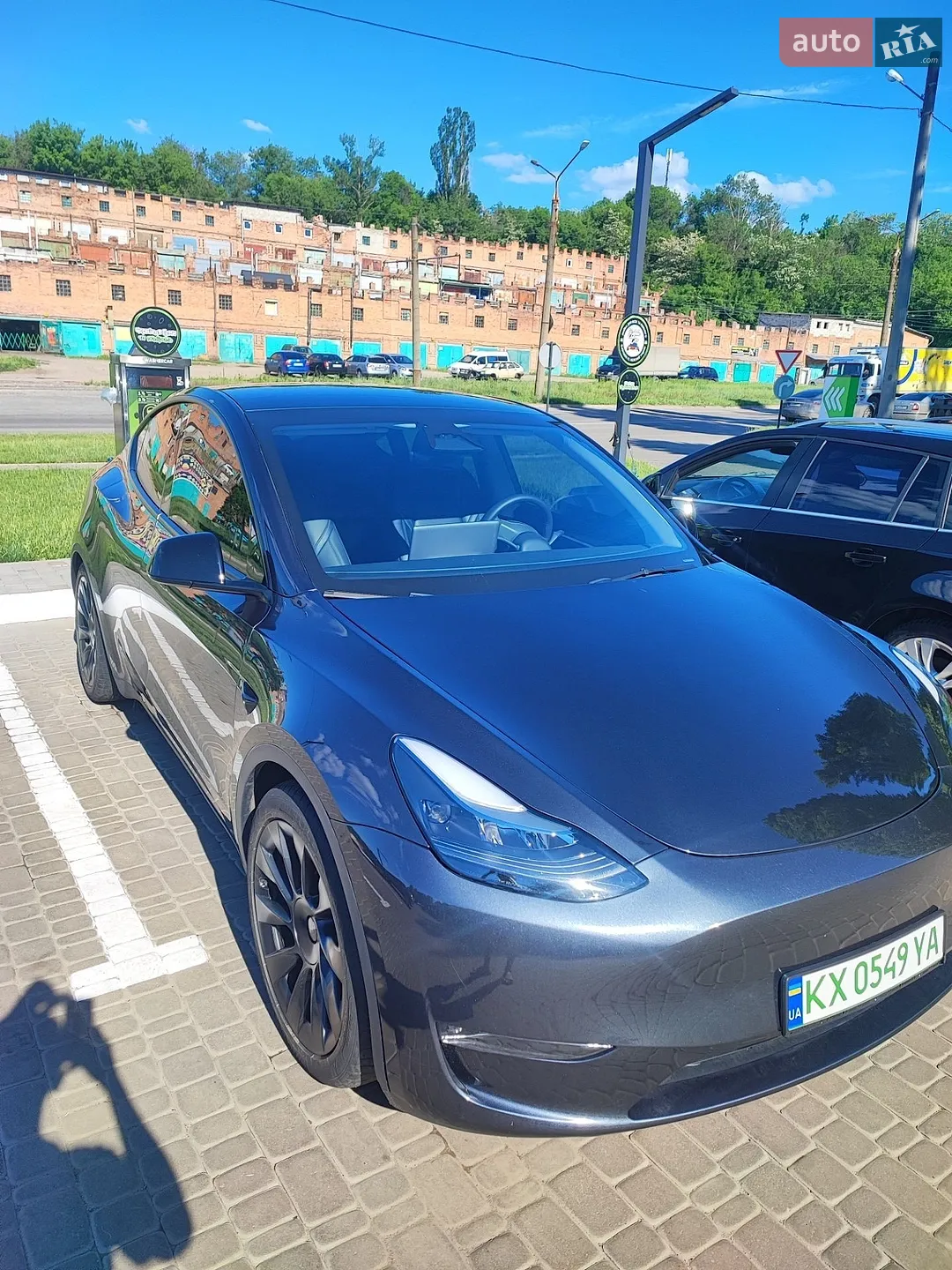 Tesla Model Y 2025 VIN 7SAYGDEF2SA366176 фото оголошення 2 з 22