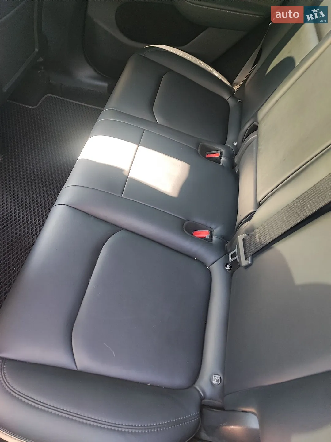 Tesla Model Y 2025 VIN 7SAYGDEF2SA366176 фото оголошення 16 з 22