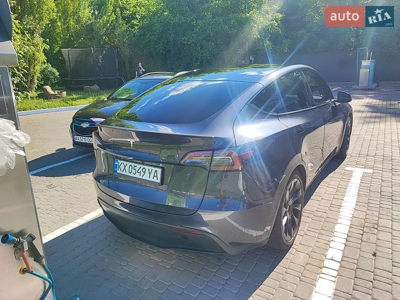 Tesla Model Y 2025 VIN 7SAYGDEF2SA366176 фото оголошення 22 з 37