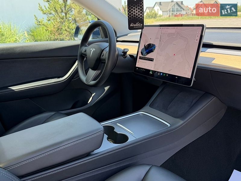 Позашляховик / Кросовер Tesla Model Y 2021 в Луцьку