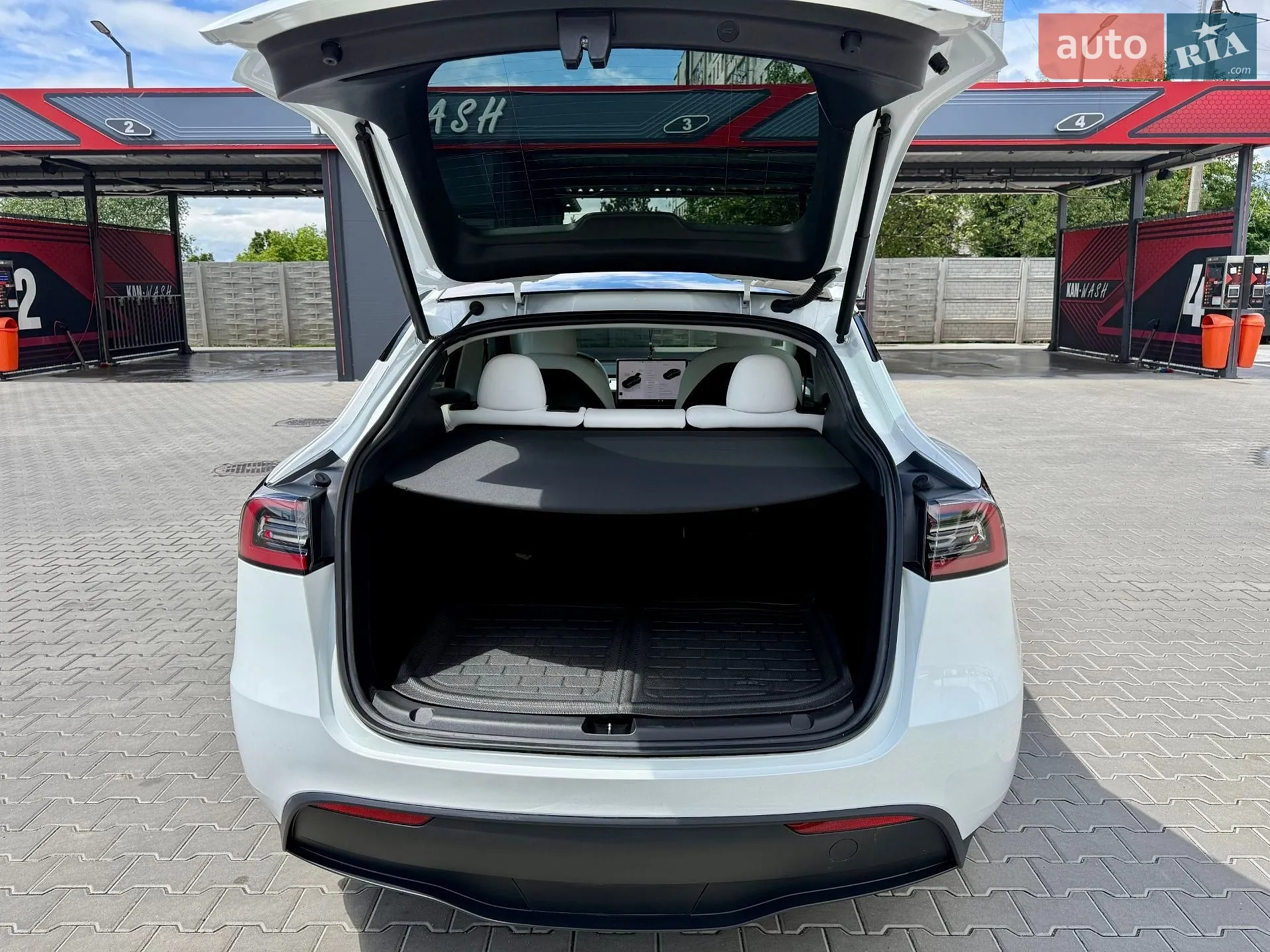 2022 Tesla Model Y - мініатюра 17