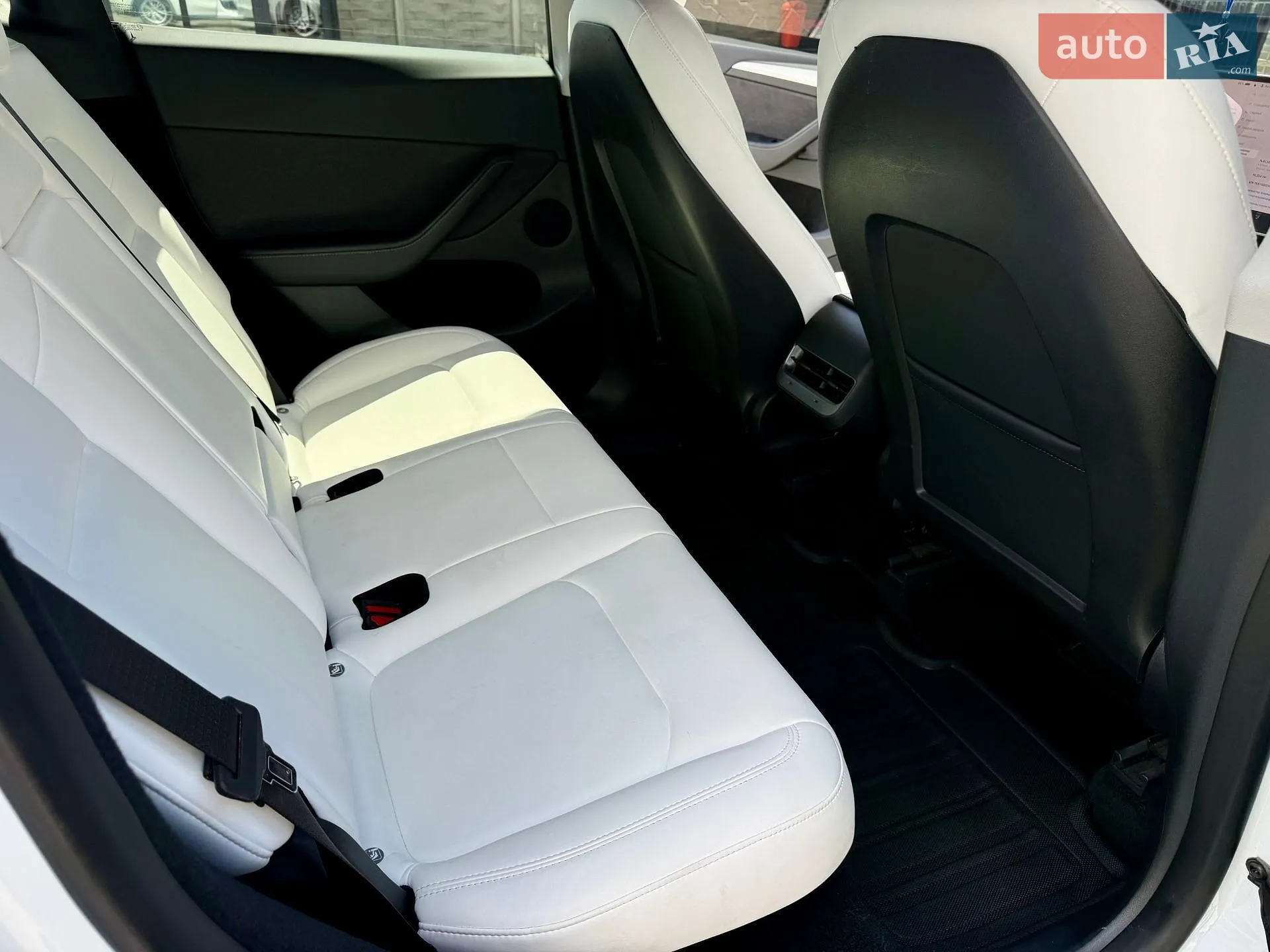 2022 Tesla Model Y - мініатюра 33