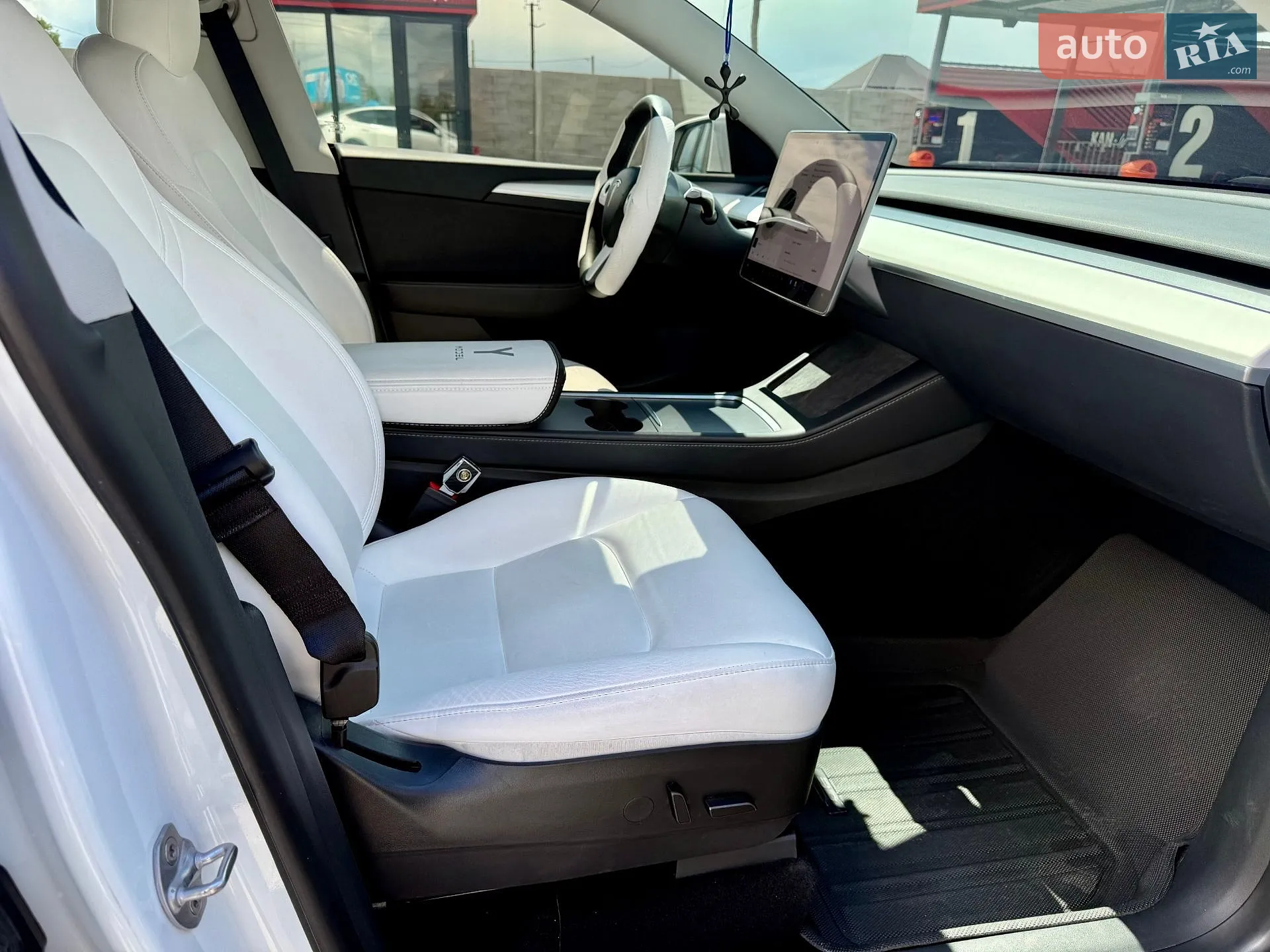 2022 Tesla Model Y - мініатюра 38