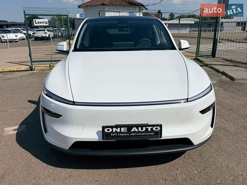 Позашляховик / Кросовер Tesla Model Y 2025 в Києві фото 2 Позашляховик / Кросовер Tesla Model Y 2025 в Києві