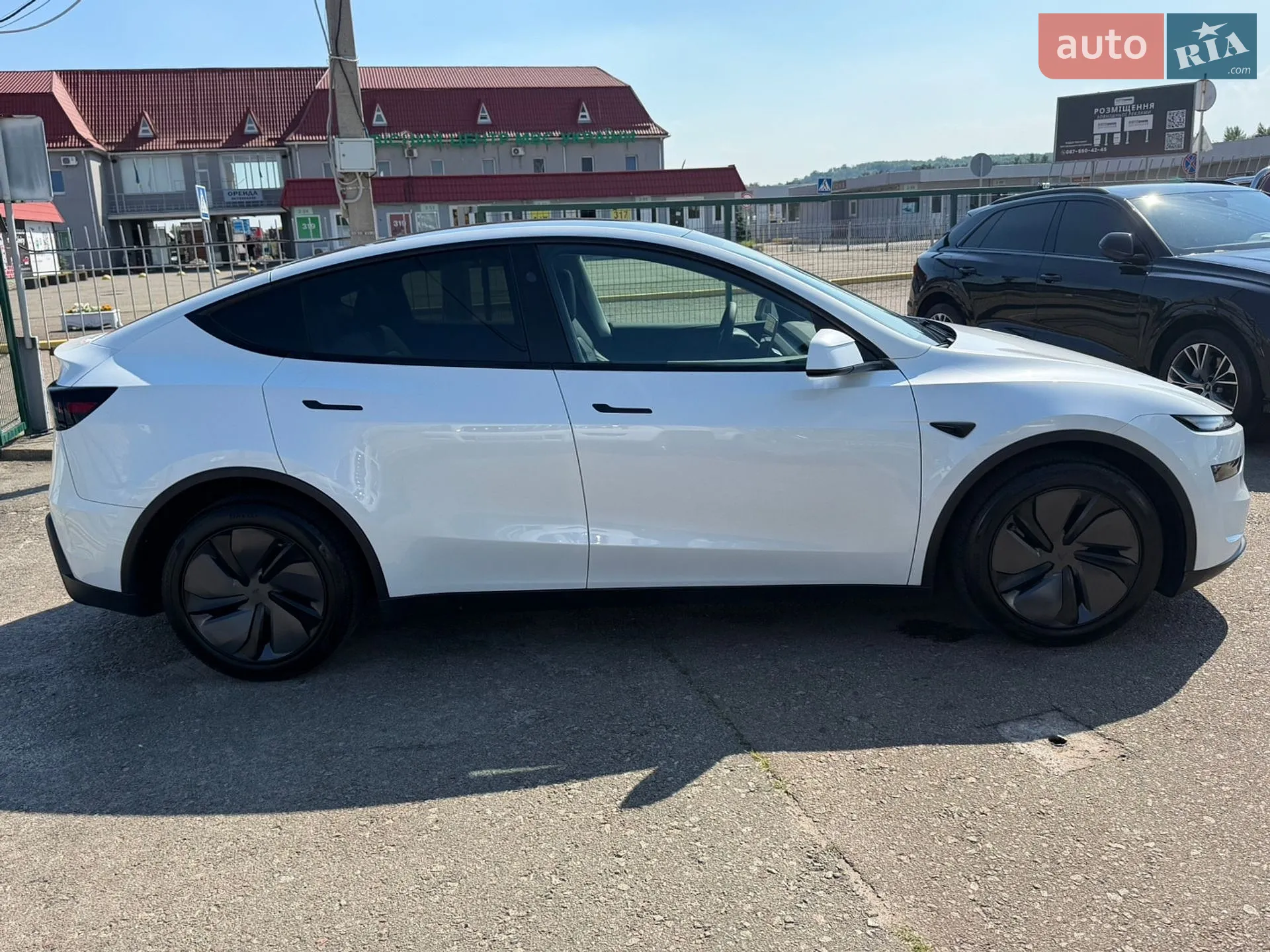 2025 Tesla Model Y - мініатюра 5