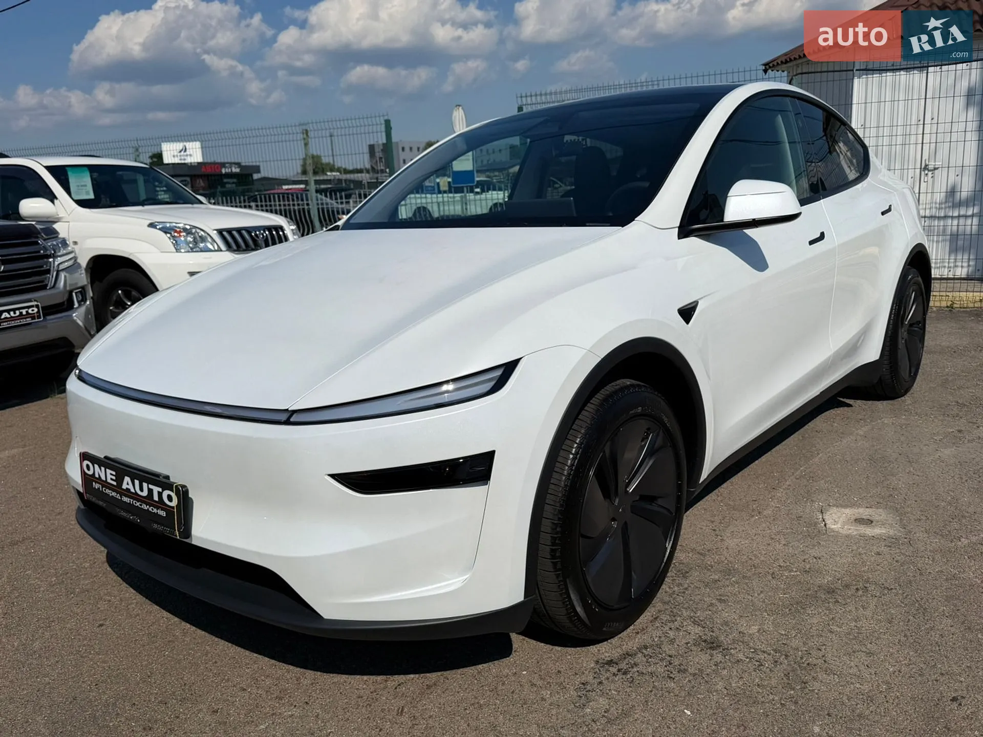 2025 Tesla Model Y - мініатюра 10