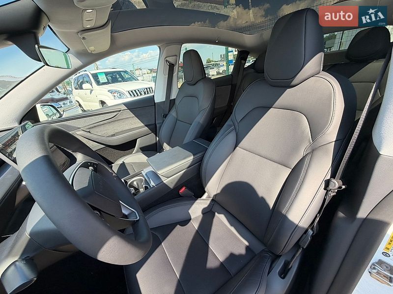 Позашляховик / Кросовер Tesla Model Y 2025 в Києві фото 21 Позашляховик / Кросовер Tesla Model Y 2025 в Києві