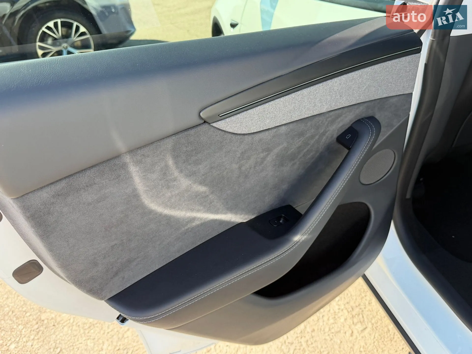 2025 Tesla Model Y - мініатюра 22