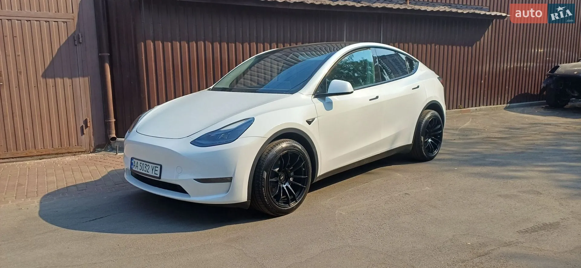 2025 Tesla Model Y - мініатюра 2