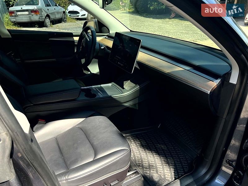 Внедорожник / Кроссовер Tesla Model Y 2022 в Киеве