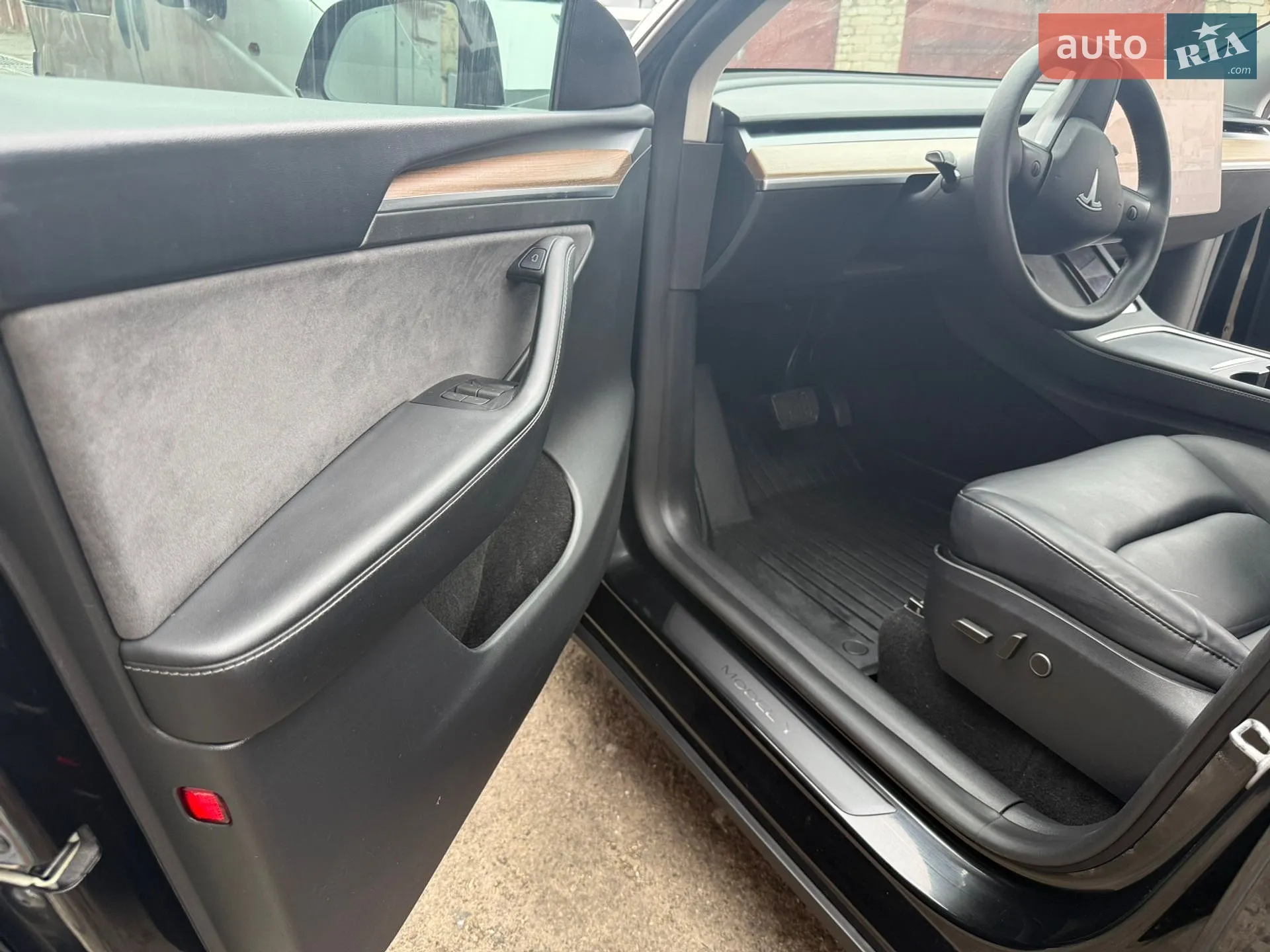 2024 Tesla Model Y - мініатюра 16