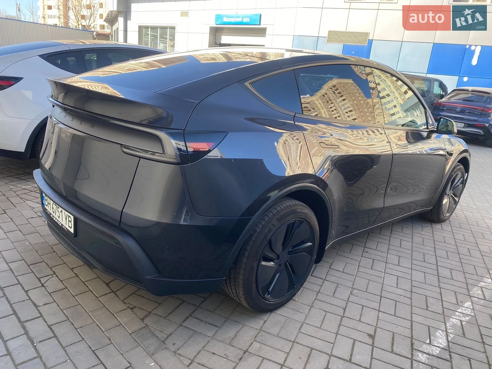 2025 Tesla Model Y - мініатюра 4