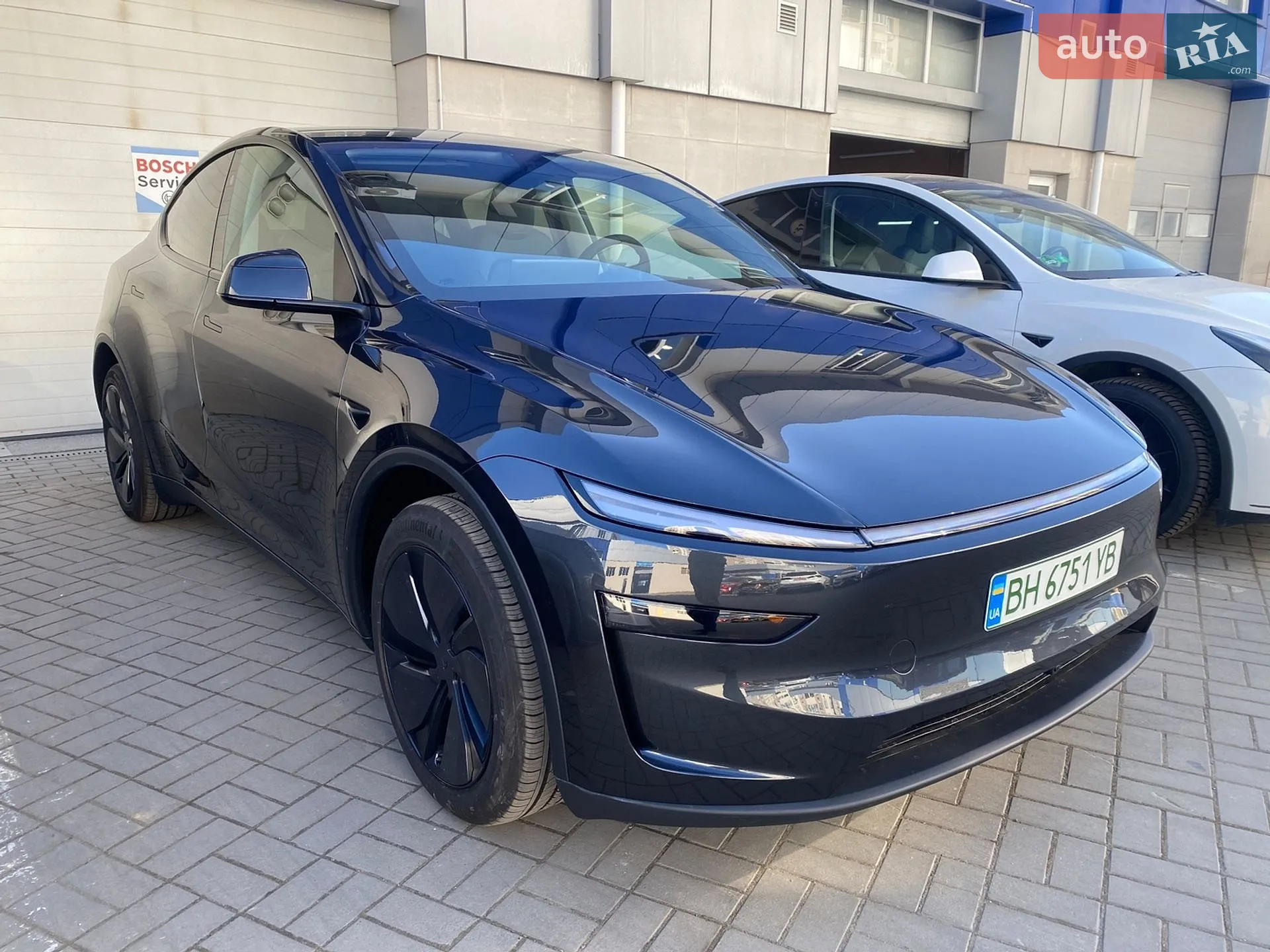 2025 Tesla Model Y - мініатюра 2
