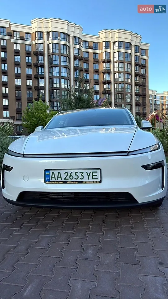 2024 Tesla Model Y - мініатюра 42
