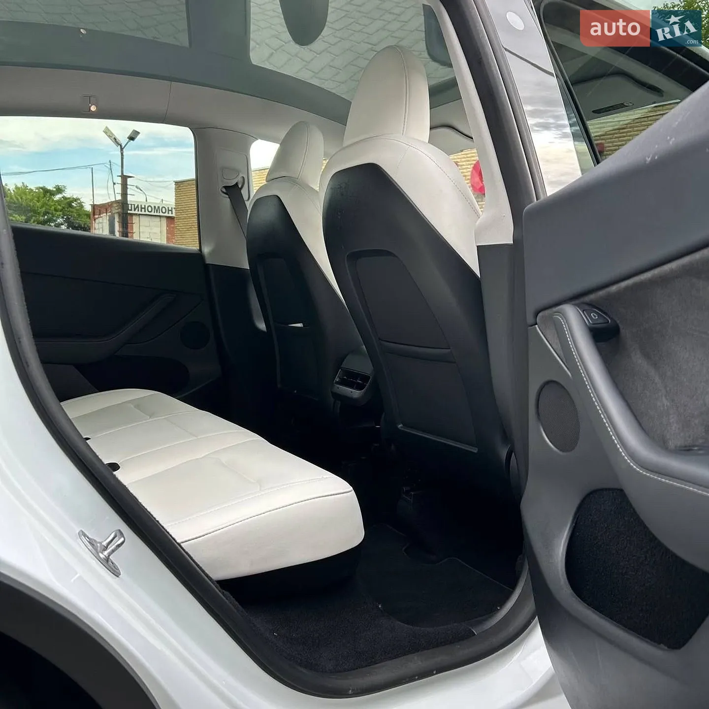 2023 Tesla Model Y - мініатюра 9