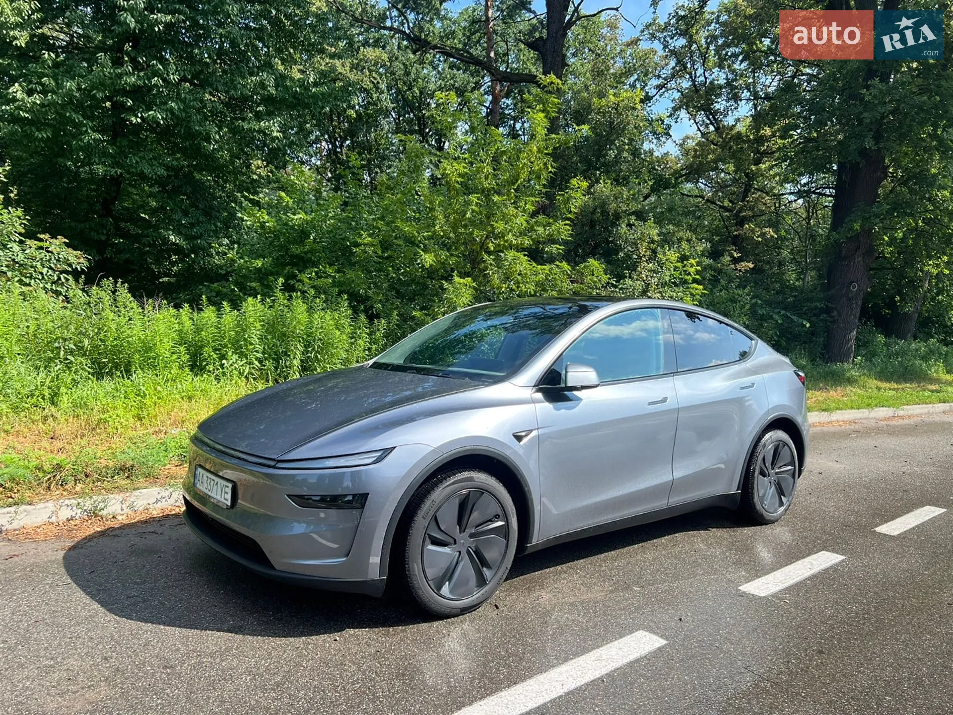 2025 Tesla Model Y - мініатюра 2