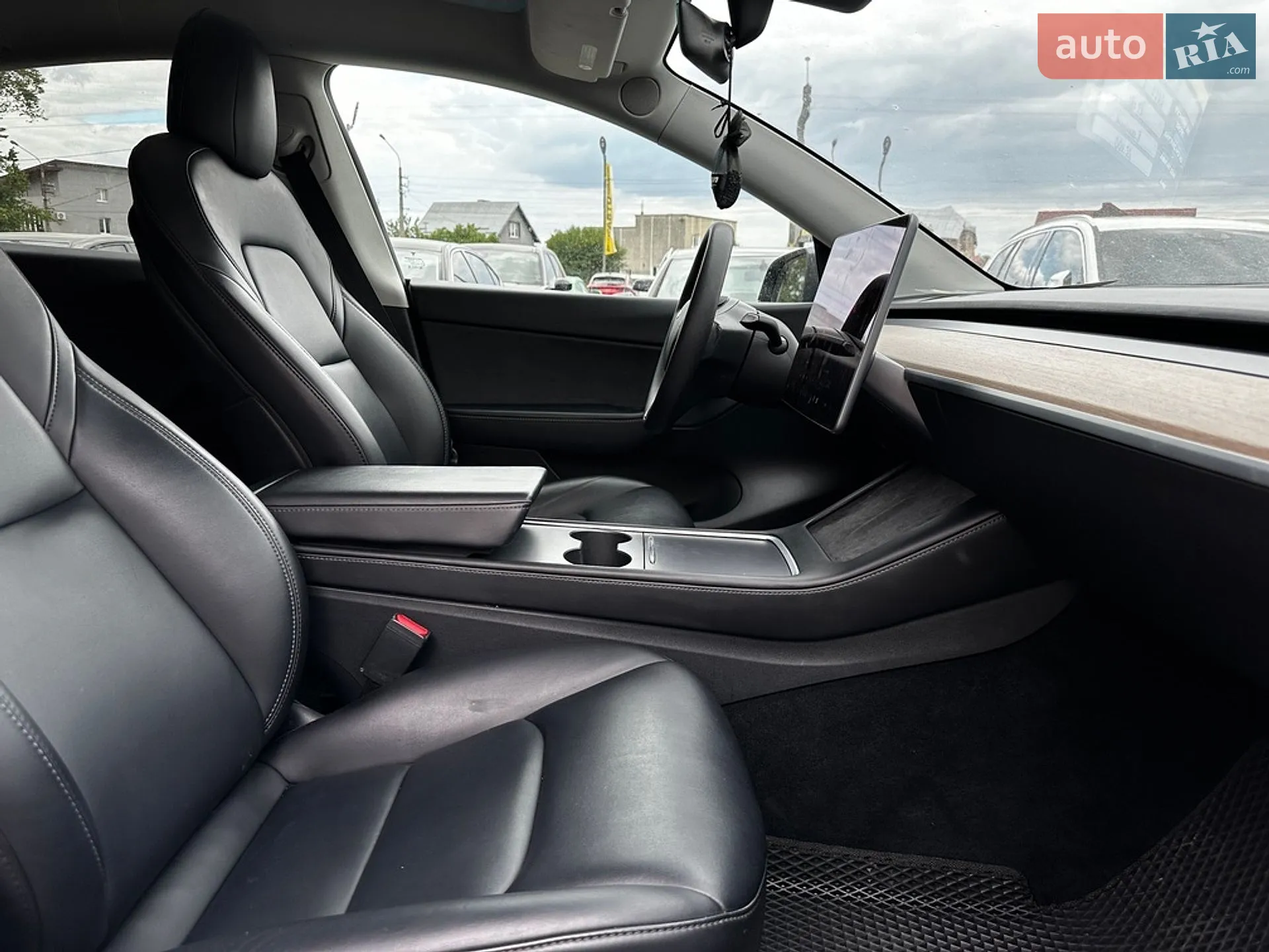 2022 Tesla Model Y - мініатюра 3