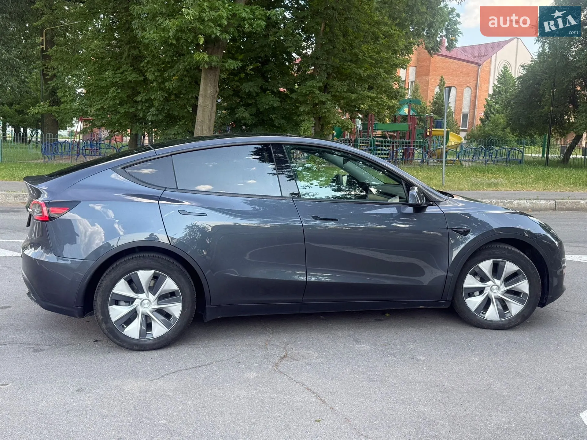 2022 Tesla Model Y - мініатюра 3