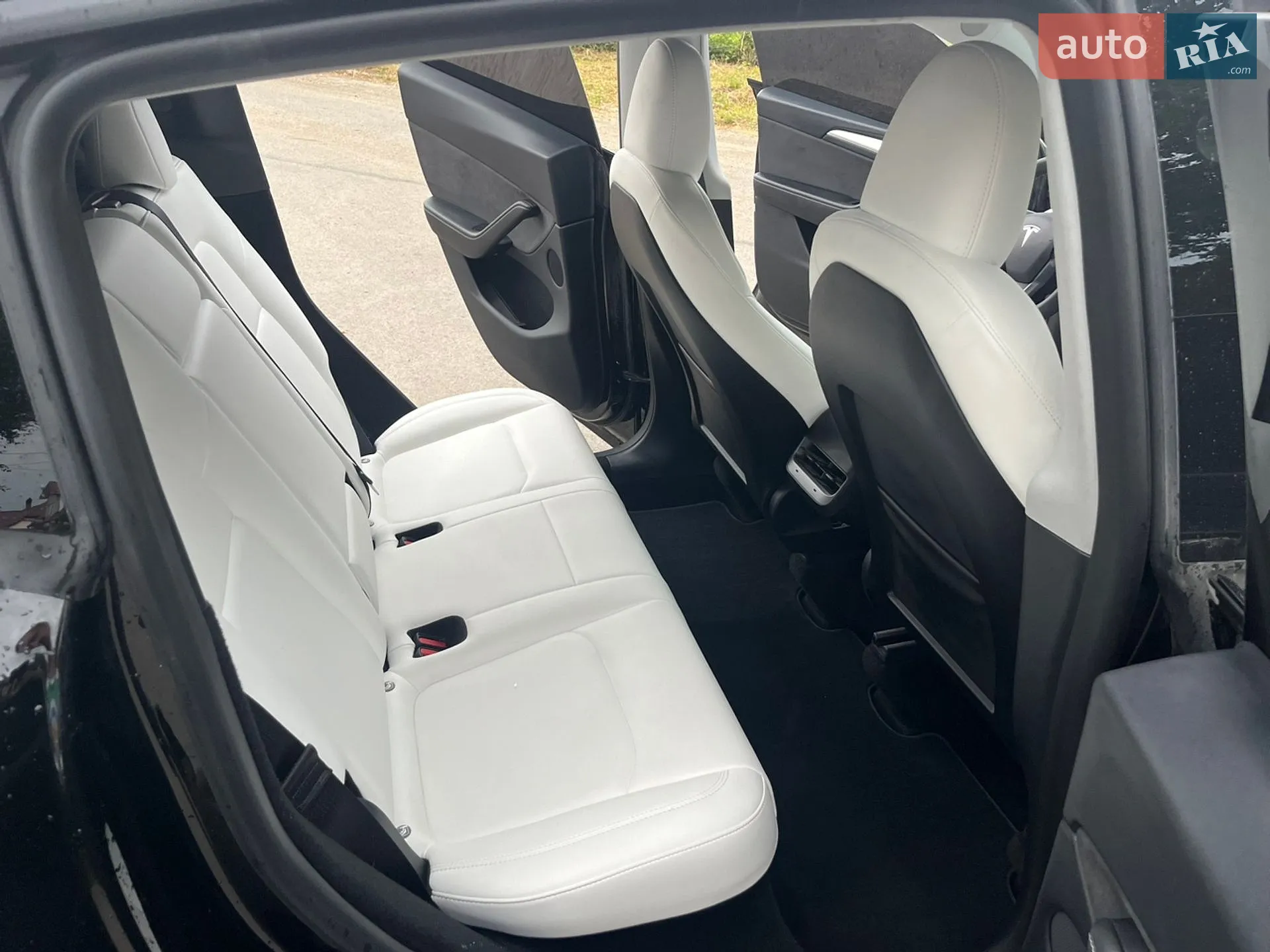 2024 Tesla Model Y - мініатюра 28