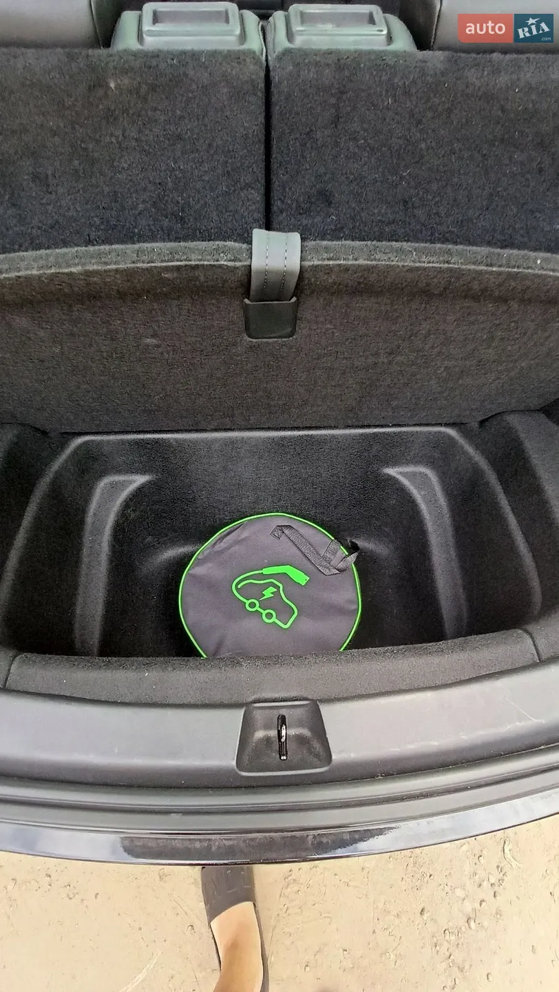 2022 Tesla Model Y - мініатюра 3