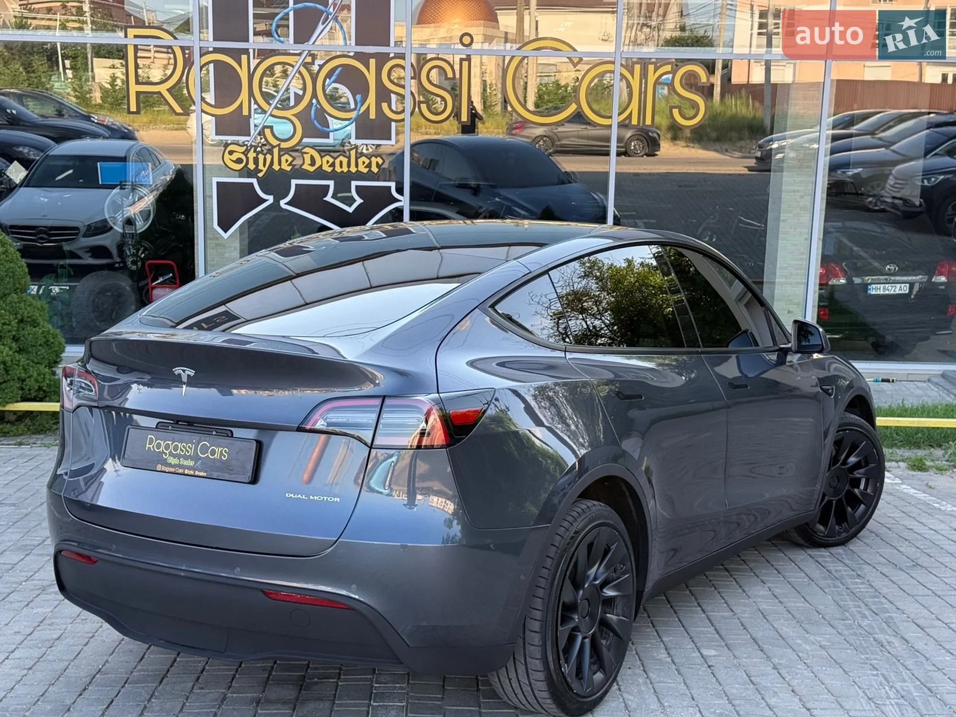 2022 Tesla Model Y - мініатюра 4
