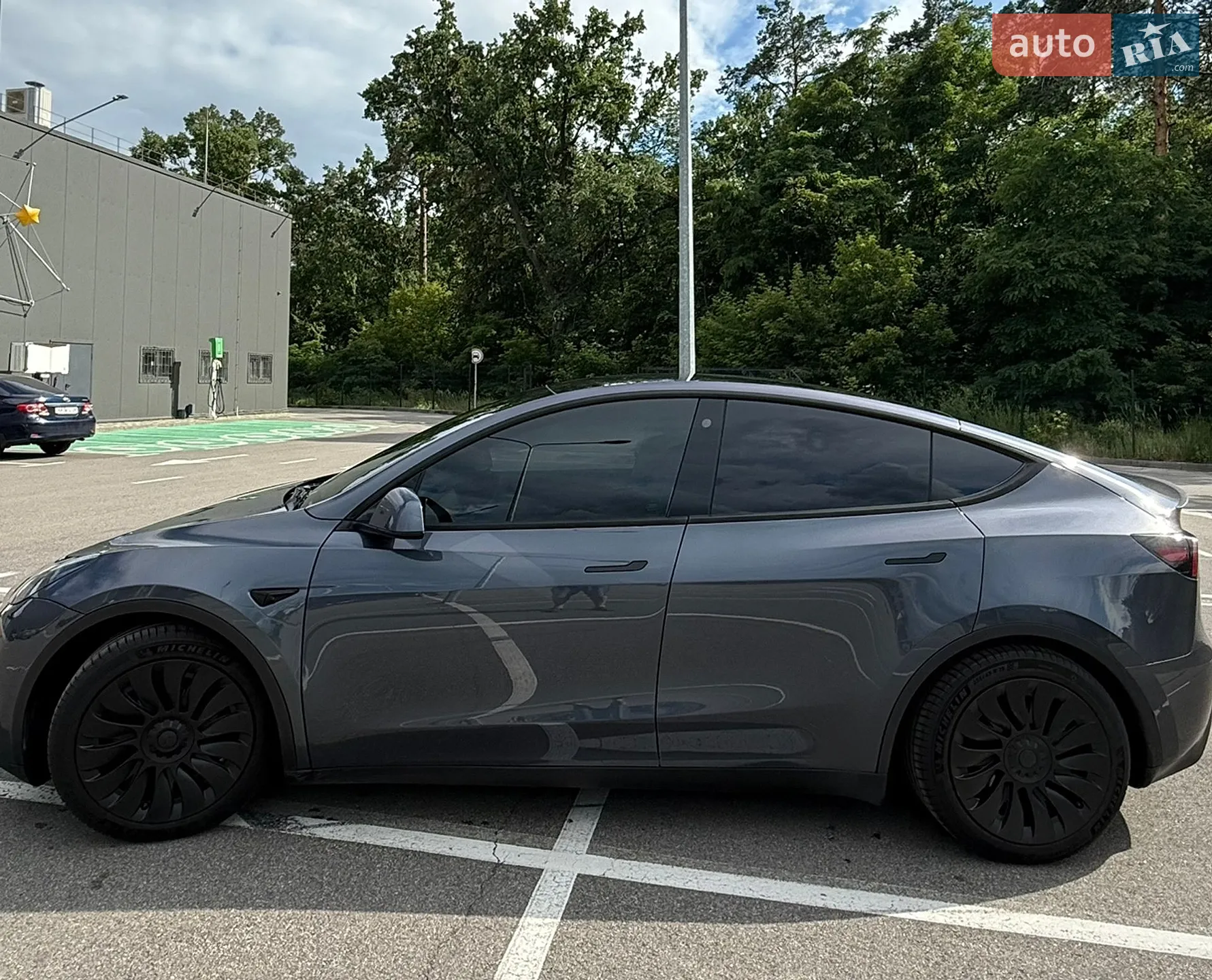 2022 Tesla Model Y - мініатюра 4