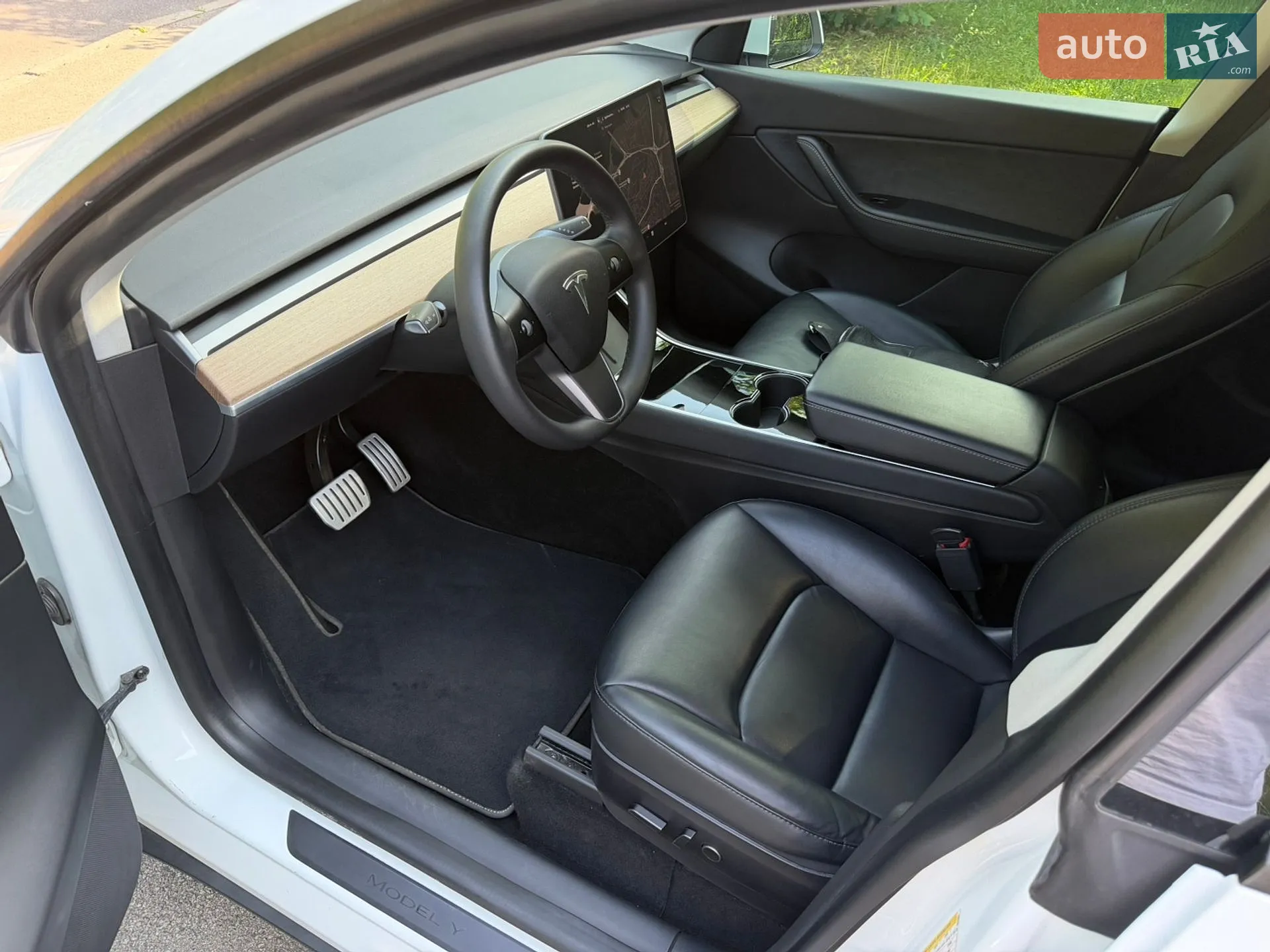2020 Tesla Model Y - мініатюра 9
