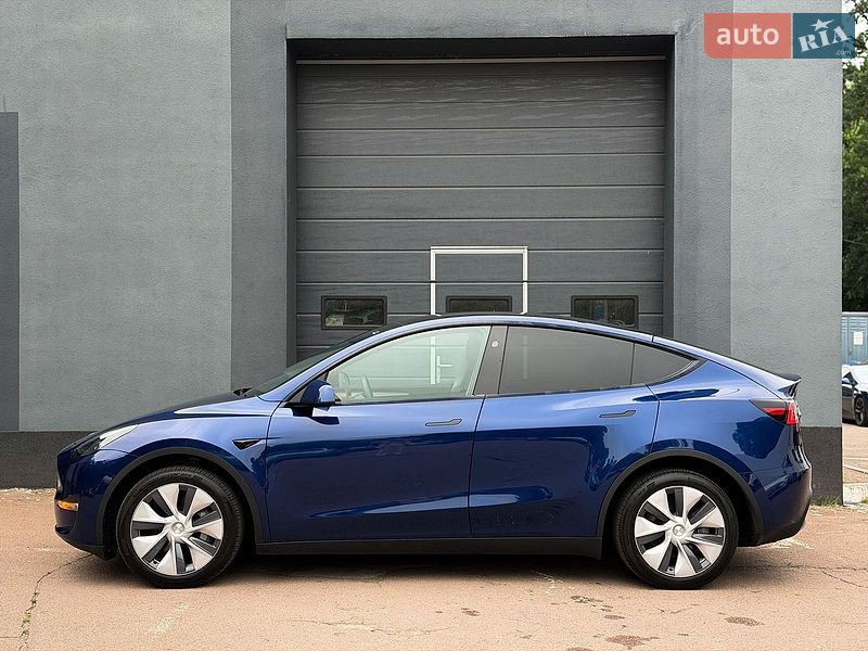 Внедорожник / Кроссовер Tesla Model Y 2024 в Киеве
