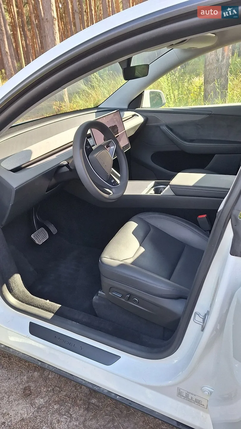 2025 Tesla Model Y - мініатюра 12