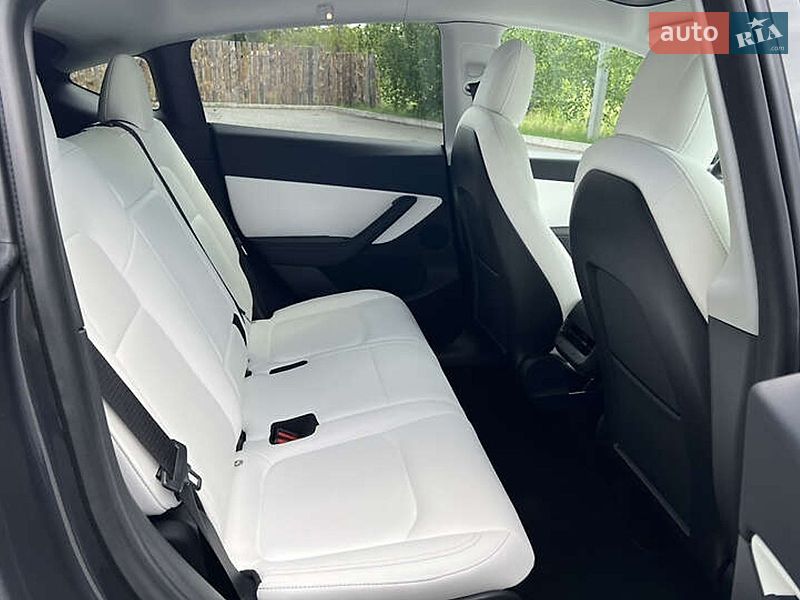 Внедорожник / Кроссовер Tesla Model Y 2021 в Львове