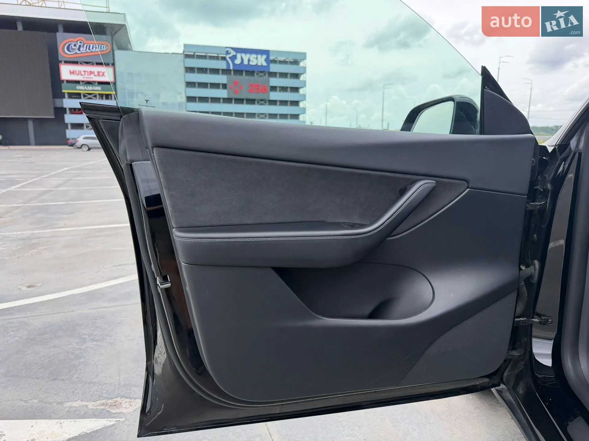 2022 Tesla Model Y - мініатюра 21