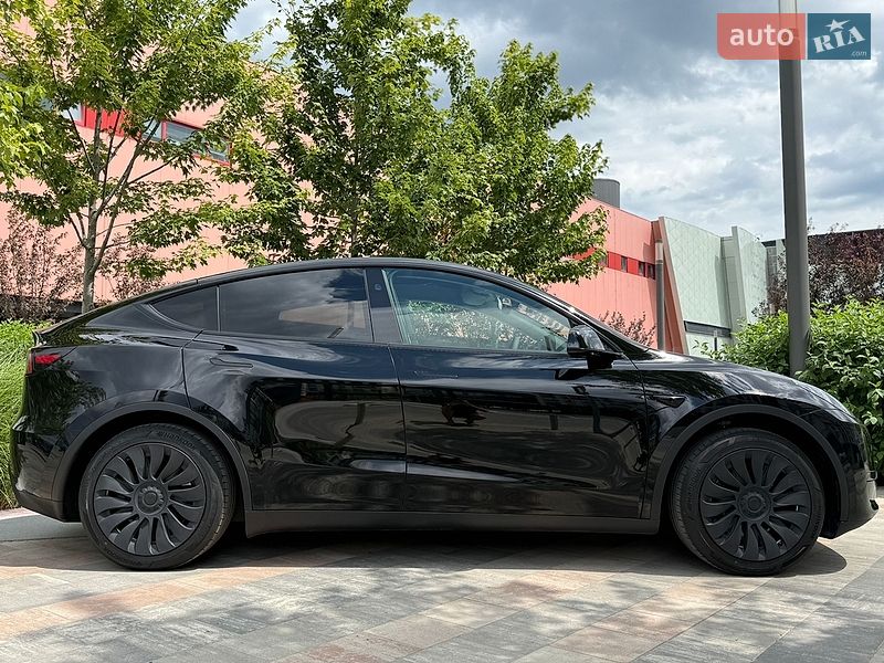 Позашляховик / Кросовер Tesla Model Y 2024 в Києві фото 9 Позашляховик / Кросовер Tesla Model Y 2024 в Києві
