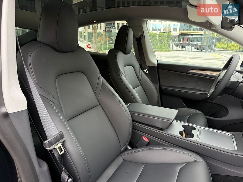 Позашляховик / Кросовер Tesla Model Y 2024 в Києві фото 40 Позашляховик / Кросовер Tesla Model Y 2024 в Києві