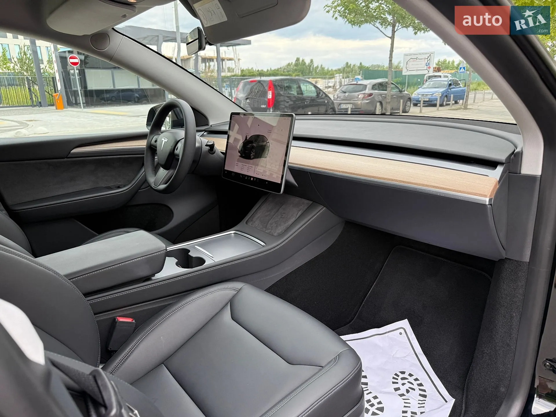 2024 Tesla Model Y - мініатюра 40