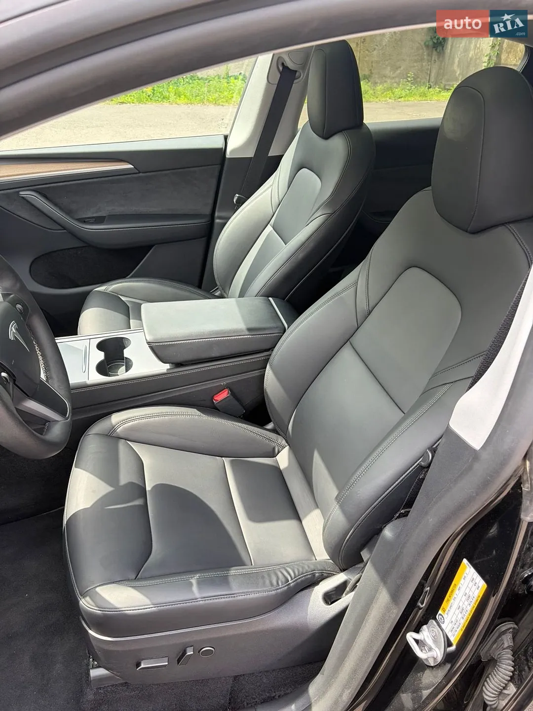 2024 Tesla Model Y - мініатюра 23