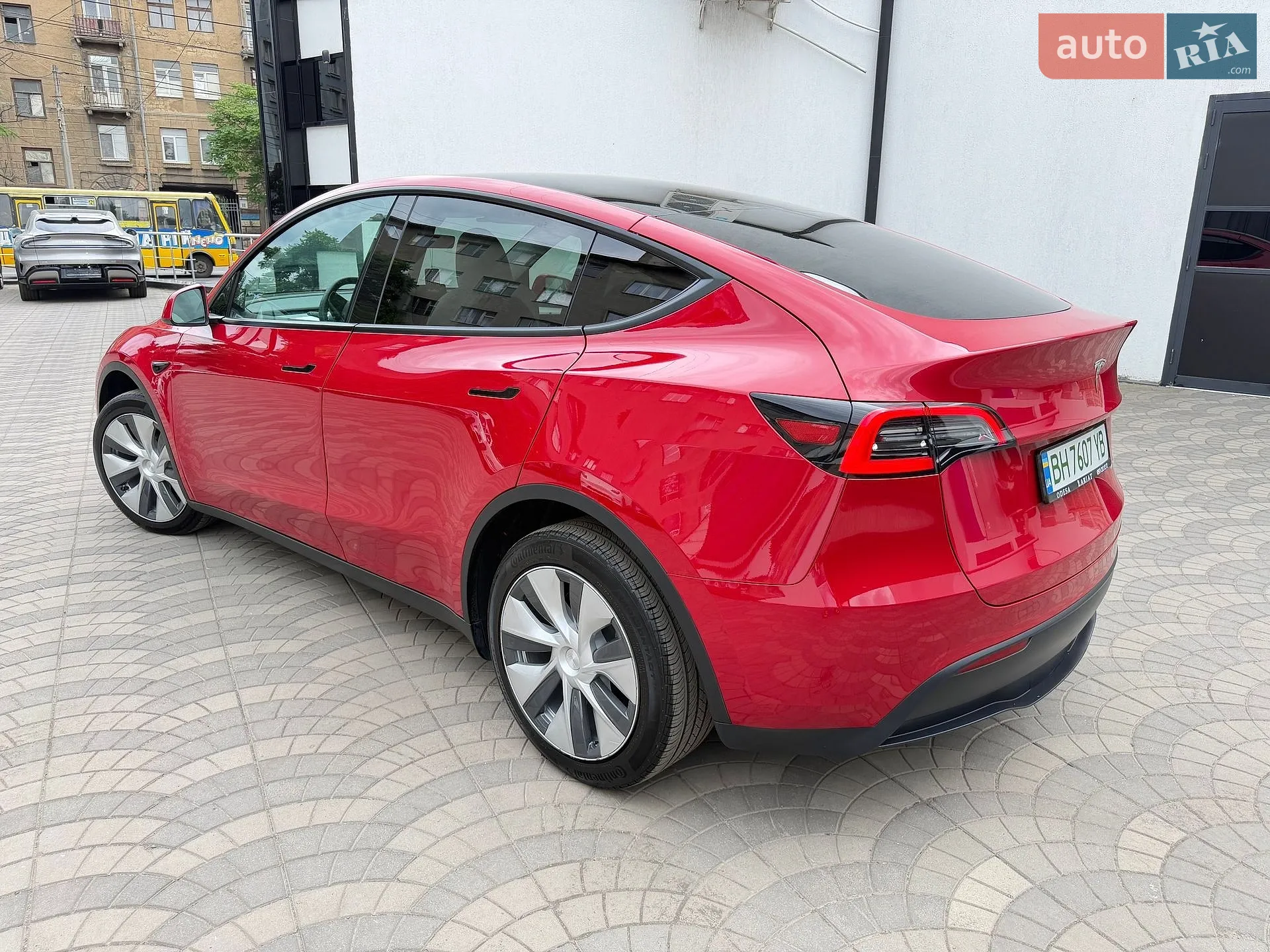 2023 Tesla Model Y - мініатюра 3