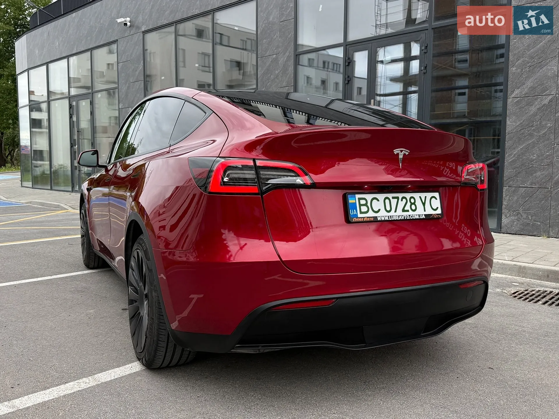 2024 Tesla Model Y - мініатюра 3