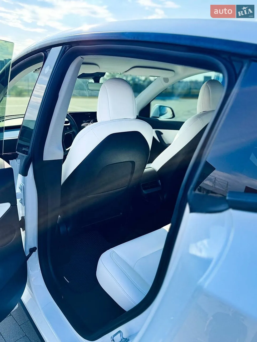 2022 Tesla Model Y - мініатюра 24
