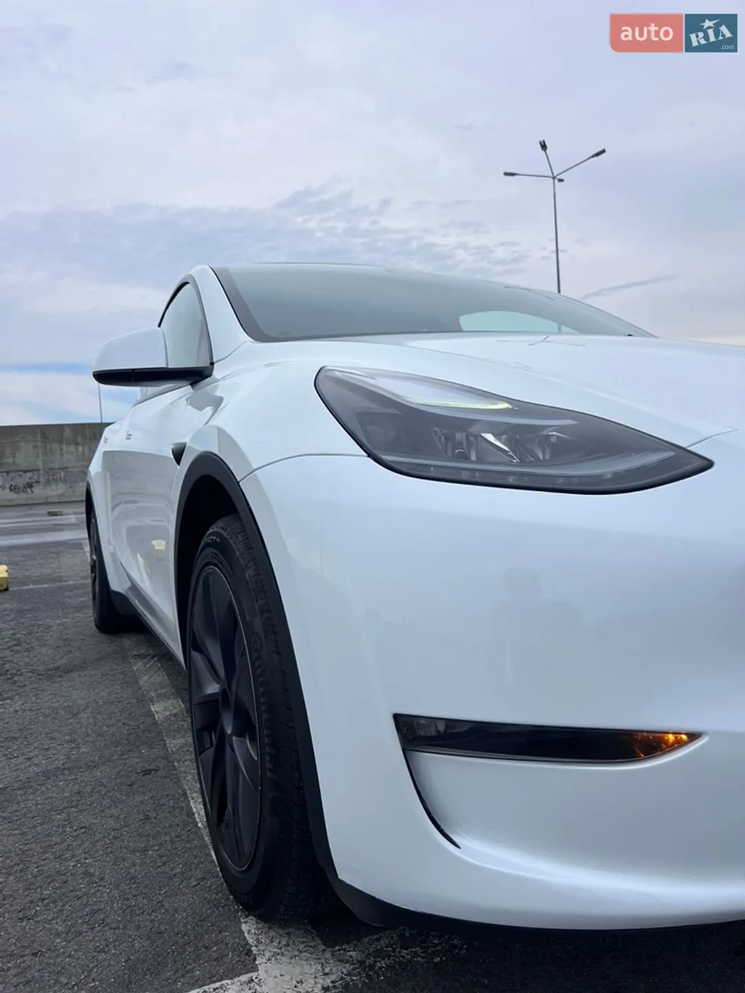 2024 Tesla Model Y - мініатюра 3