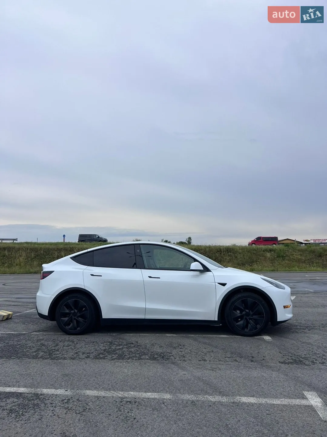 2024 Tesla Model Y - мініатюра 5