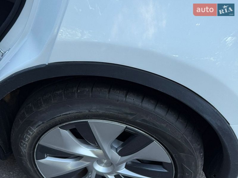 Внедорожник / Кроссовер Tesla Model Y 2023 в Днепре
