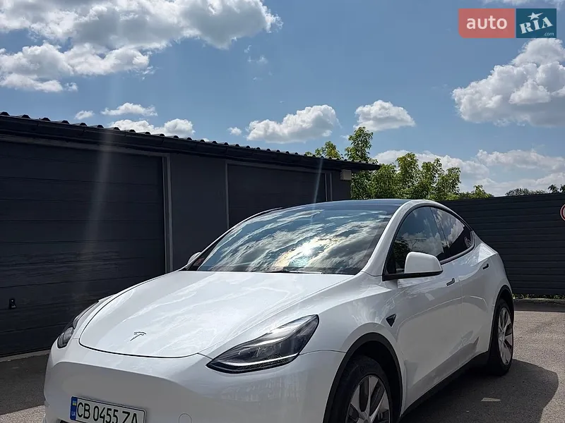 Tesla Model Y 2023
