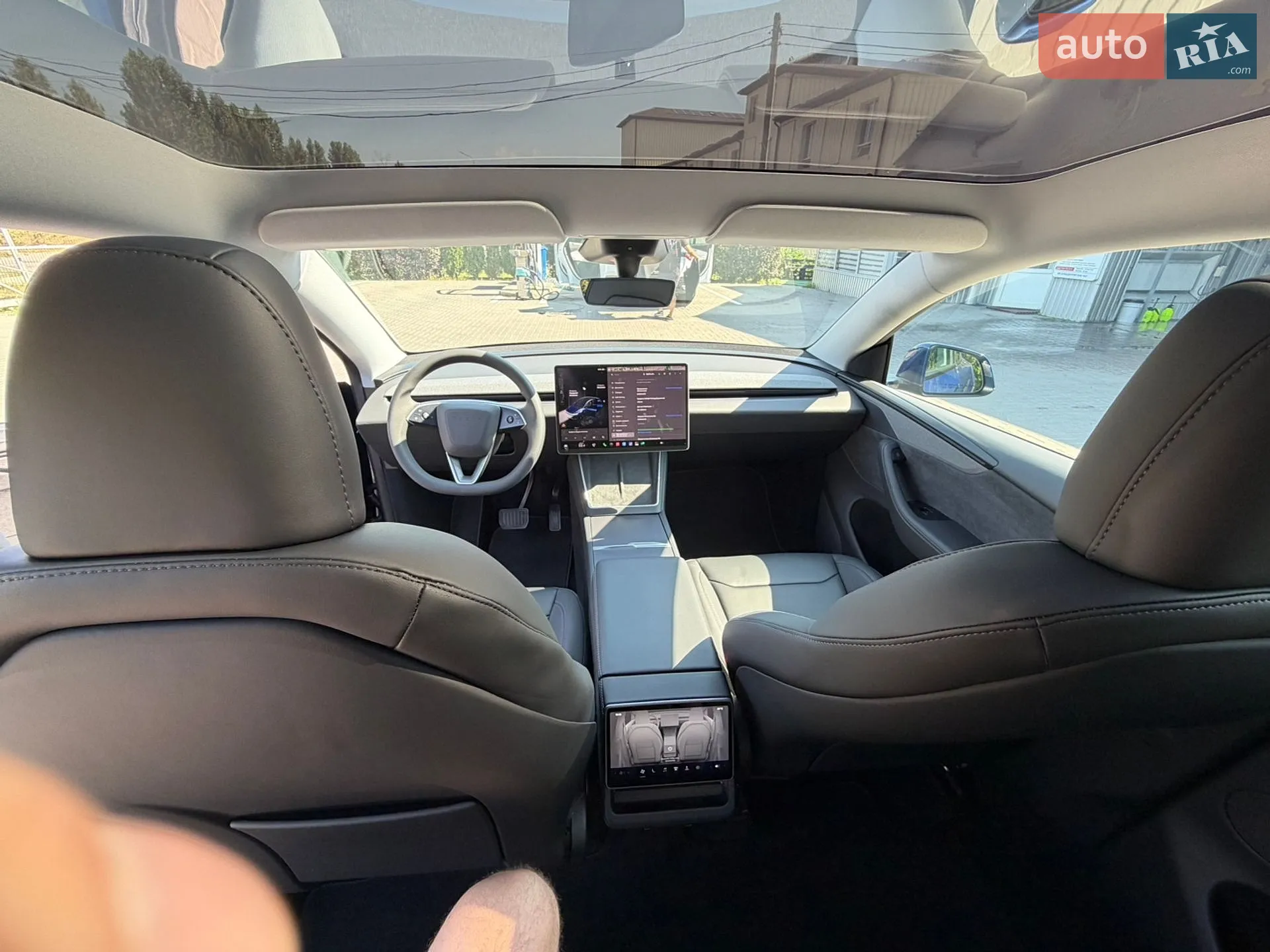 2025 Tesla Model Y - мініатюра 16