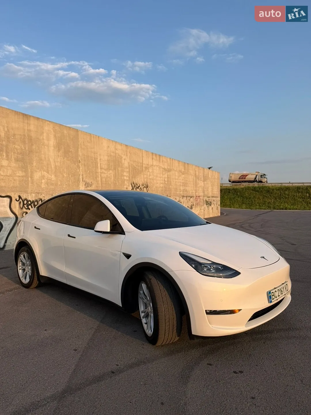 2021 Tesla Model Y - мініатюра 3