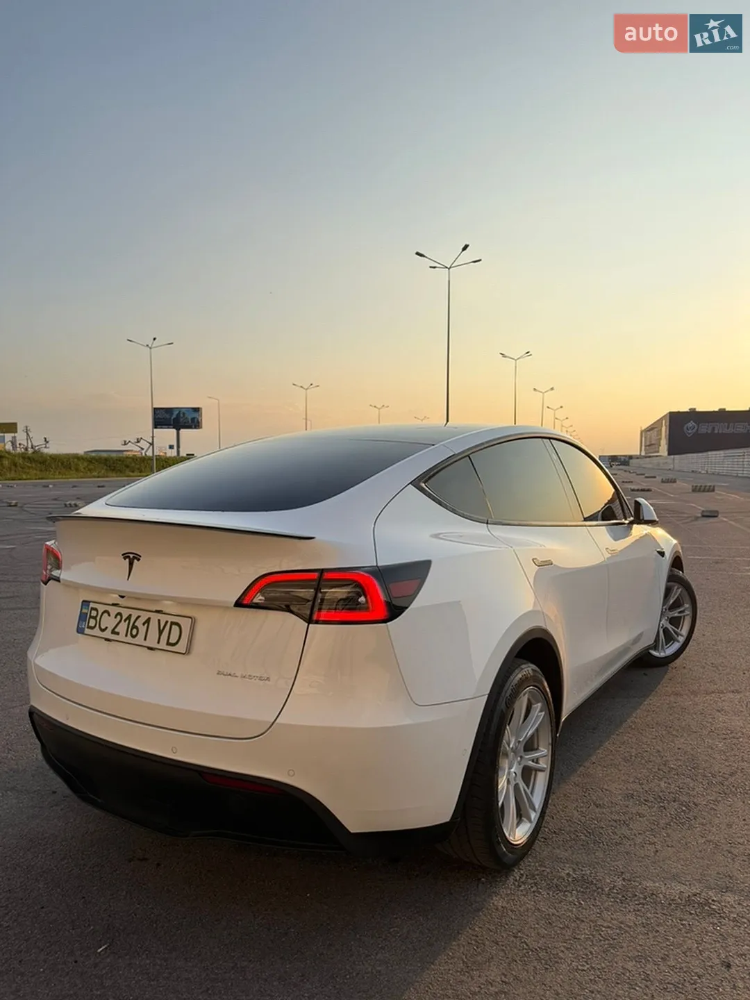 2021 Tesla Model Y - мініатюра 4